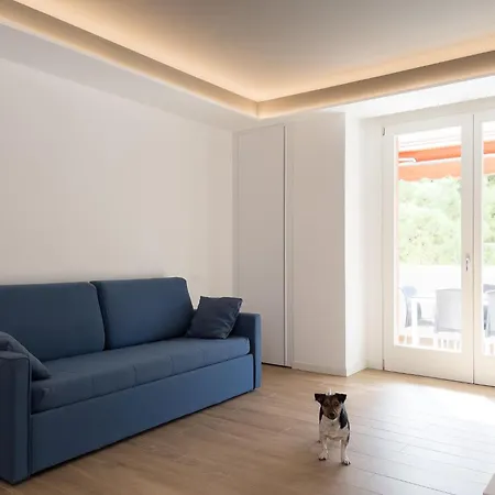 Apartment Modern Seaside Flat With Spacious Balcony